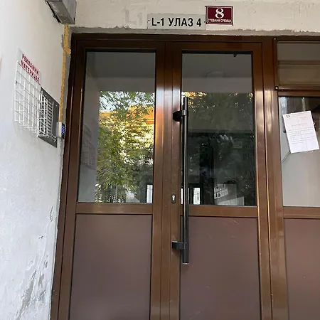 Apartment Dora *